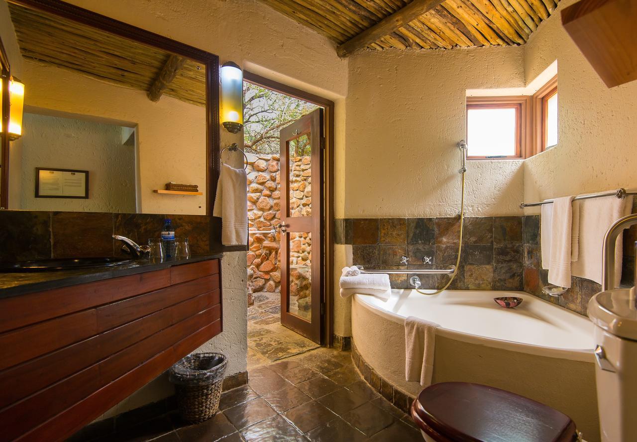 Tau Game Lodge Madikwe Game Reserve Exterior photo