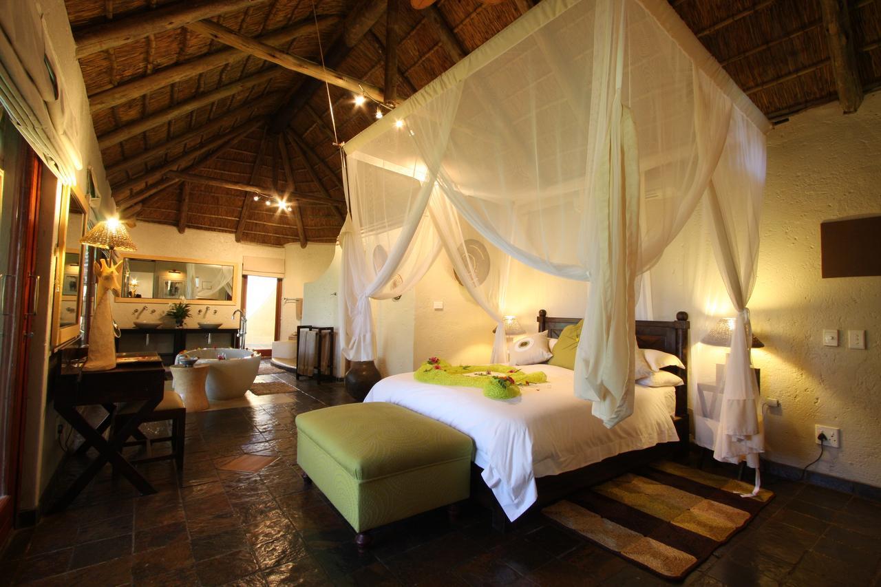 Tau Game Lodge Madikwe Game Reserve Exterior photo