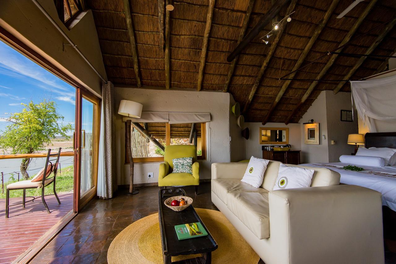 Tau Game Lodge Madikwe Game Reserve Exterior photo
